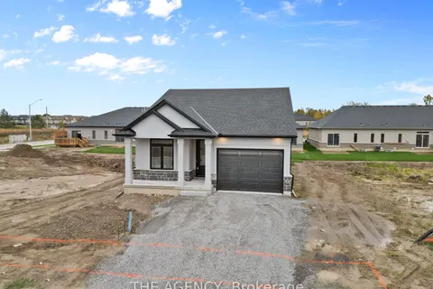 211 Sycamore Street, Welland, ON L3C 0J8