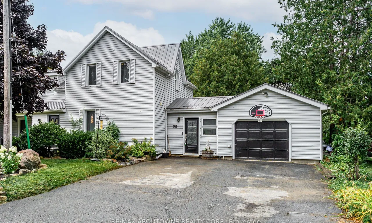 25 Dundas St, Erin, ON N0B 1T0