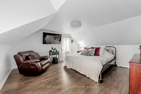 25 Dundas St, Erin, ON N0B 1T0