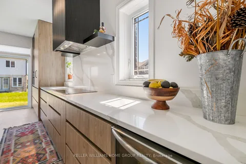 48 Macalister Blvd, Guelph, ON N1G 0G6