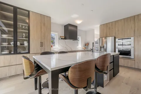 48 Macalister Blvd, Guelph, ON N1G 0G6