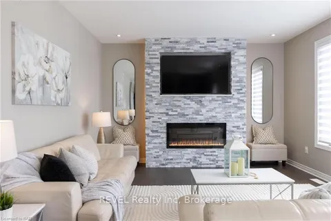 7819 Pender St, Niagara Falls, ON L2G 0H3