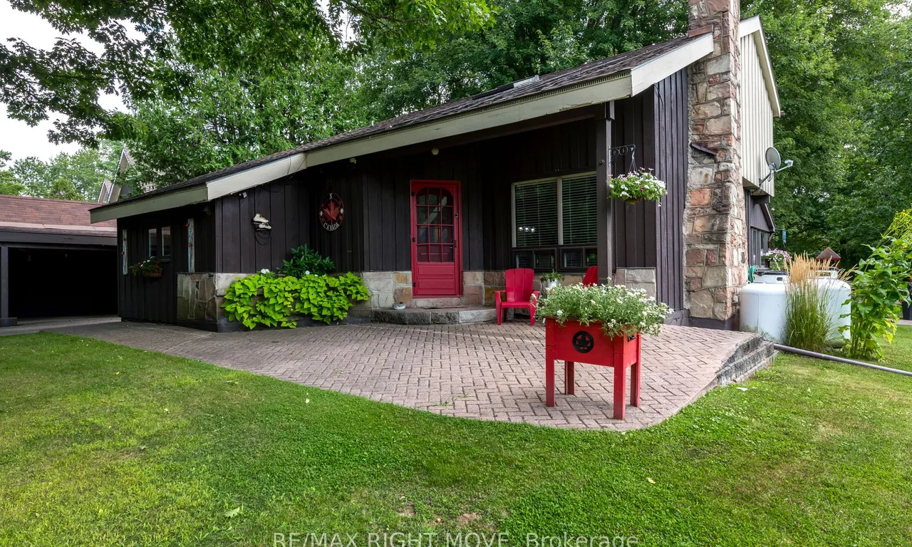 1032 Cowbell Lane, Gravenhurst, ON P0E 1N0