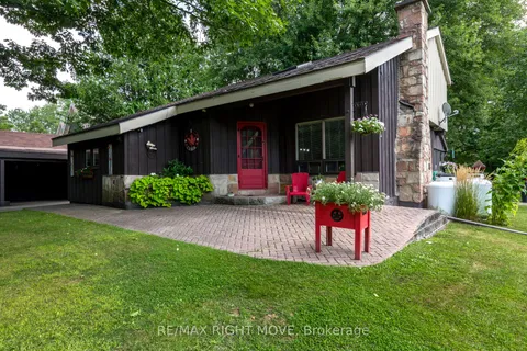 1032 Cowbell Lane, Gravenhurst, ON P0E 1N0