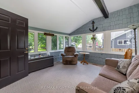 1032 Cowbell Lane, Gravenhurst, ON P0E 1N0