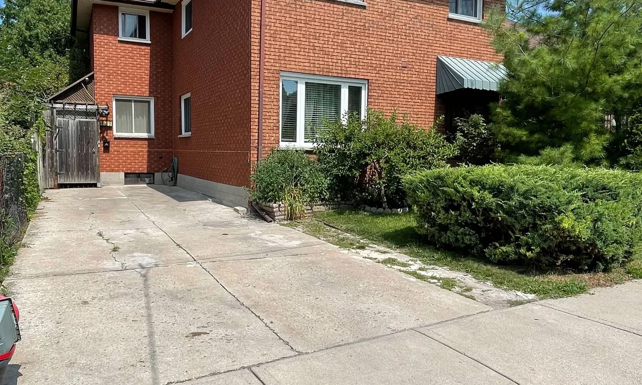 439 King William St, Hamilton, ON L8L 1R1