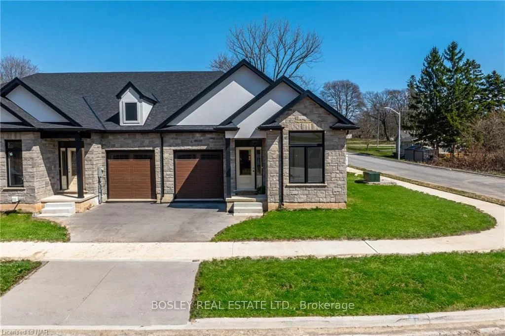 506 Royal Ridge Dr, Fort Erie, ON L0S 1N0