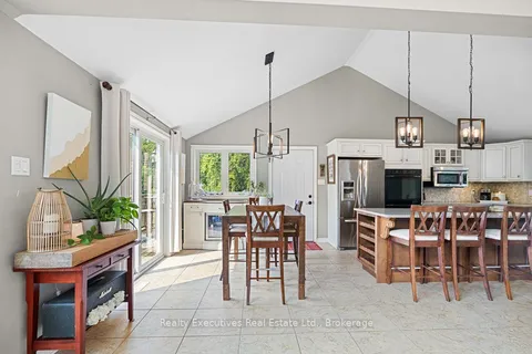 951 Corktown Rd, Merrickville-Wolford, ON K0G 1N0