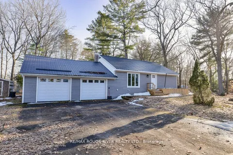 125 Oakwood Dr, Gravenhurst, ON P1P 1B3