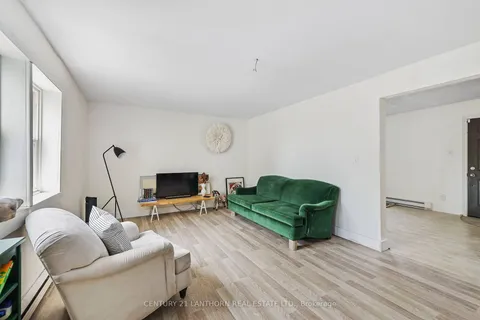 1614 County 1 Rd, Greater Napanee, ON K7R 3L1