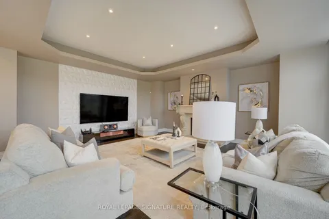 25 Lampman Dr, Hamilton, ON L9K 0A7