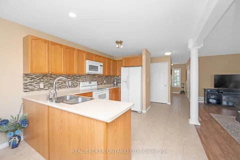 26 Templewood Dr, Kitchener, ON N2R 1X3