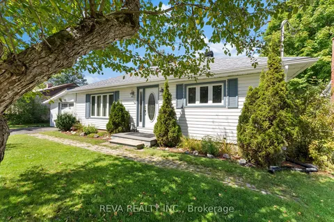 69 Johnston Cres, Bancroft, ON K0L 1C0