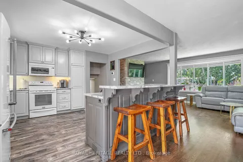 126 Adelaide St, Kawartha Lakes, ON K9V 4M1