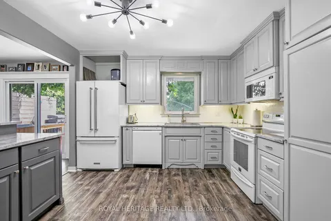 126 Adelaide St, Kawartha Lakes, ON K9V 4M1