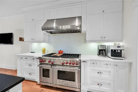 98 Dorchester Dr, Grimsby, ON L3M 1A8