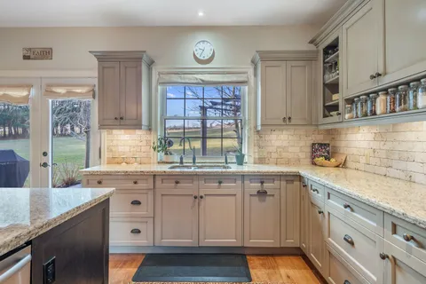 1830 Kressler Rd, Waterloo, ON N2J 3Z4