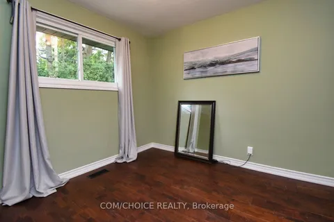 419 Sanatorium Rd, Hamilton, ON L9C 2A7