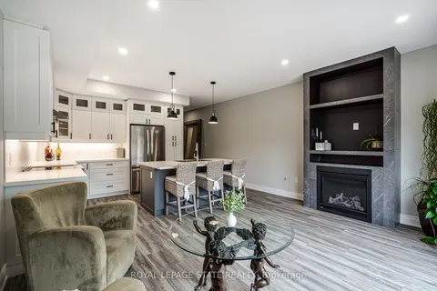 76 Melbourne St, Hamilton, ON L8P 2A6