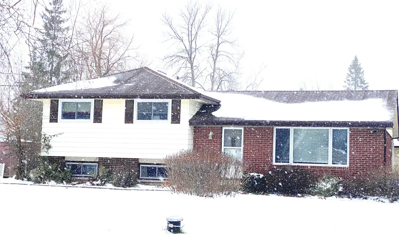 7 Jeffrey Dr, Quinte West, ON K8V 5P8