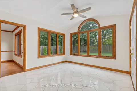 59 Sunnyside Dr, London, ON N5X 3M4