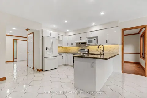 59 Sunnyside Dr, London, ON N5X 3M4