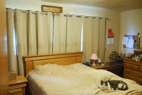 396 King St, Ingersoll, ON N5C 3J7
