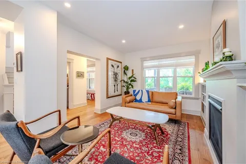 69 Stratford St, Stratford, ON N5A 2H7