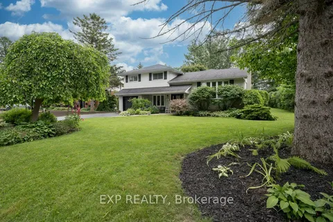 34 Taylor Dr, Prince Edward County, ON K8N 4Z7
