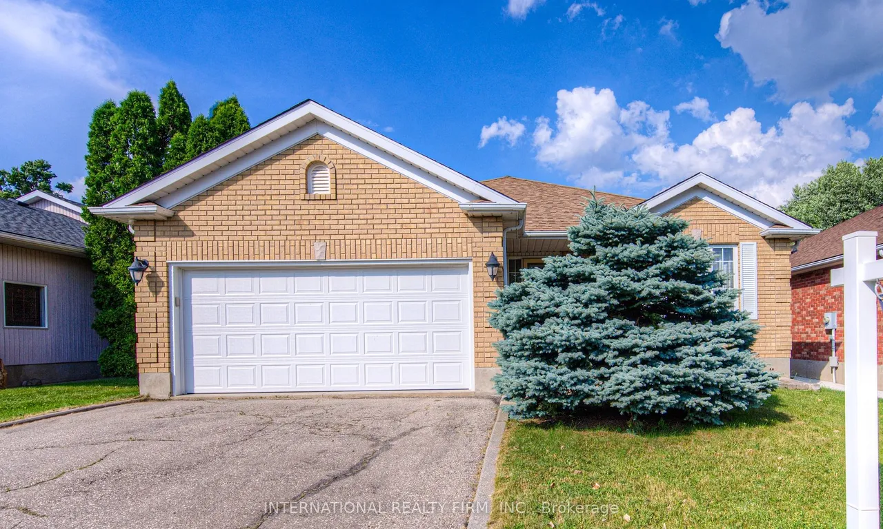 370 Keewatin Ave, Kitchener, ON N2B 3V3