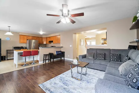 158 Coulthard Blvd, Cambridge, ON N1T 2J5