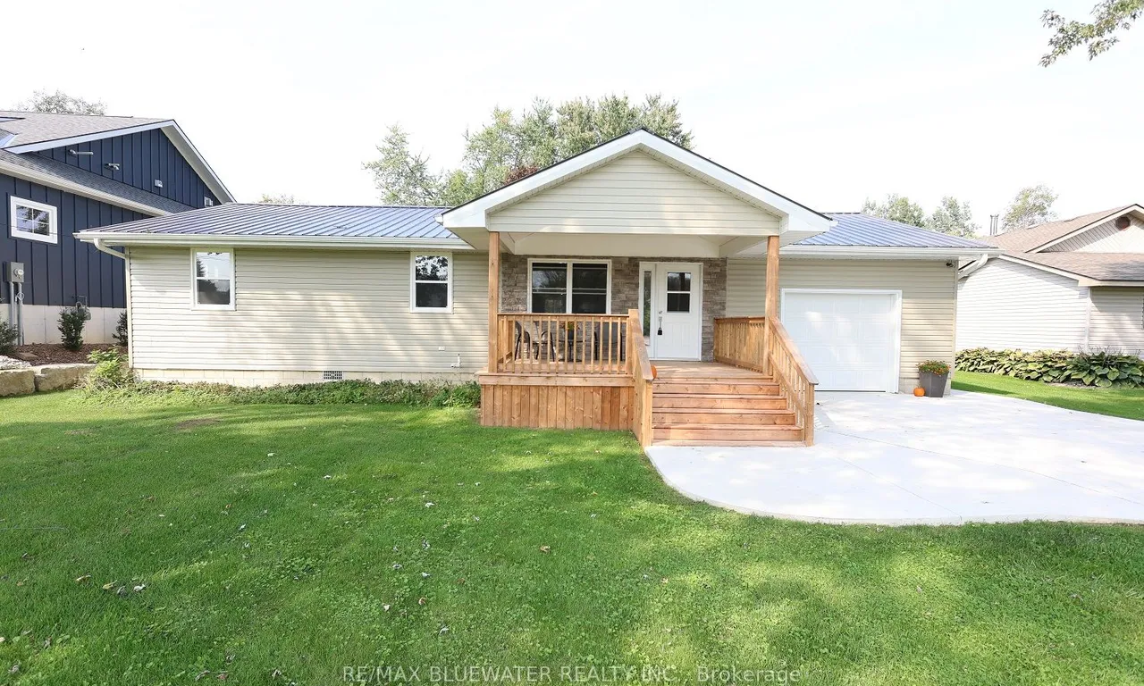 8328 BURWELL Rd, Lambton Shores, ON N0M 1T0