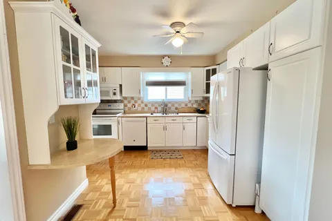 3 Alnet Dr, Belleville, ON K8P 4V7