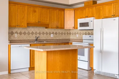 522 Stonehenge Dr, Hamilton, ON L9K 1S7
