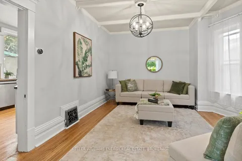 448 George St, Peterborough, ON K9J 3E3