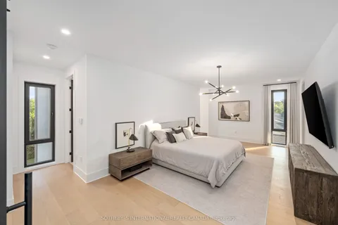 864 Clearview Avenue, ON N6H 2N4