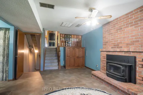 48 Corinth Crt, London, ON N5W 1N5