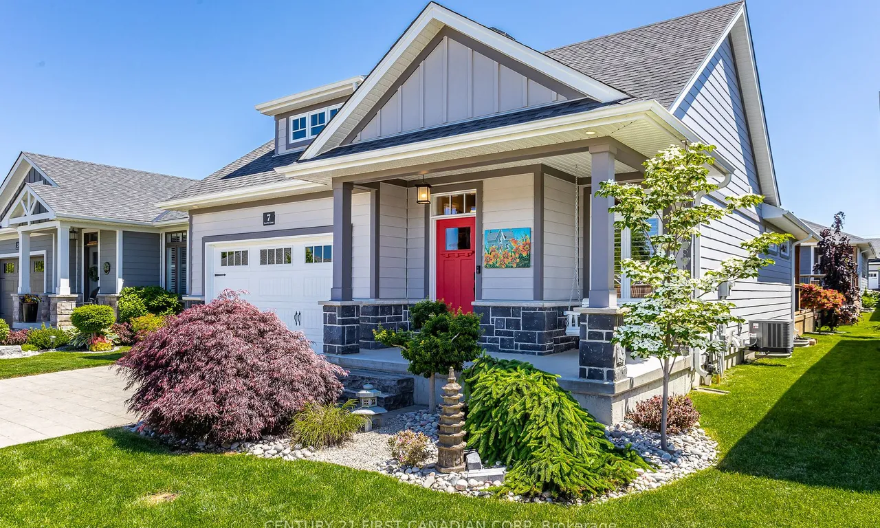 7 Sunrise Lane, Lambton Shores, ON N0M 1T0