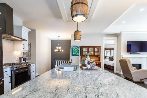 7 Sunrise Lane, Lambton Shores, ON N0M 1T0