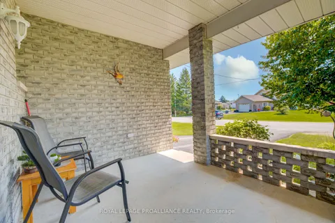 14 Anne St, Brighton, ON K0K 1H0