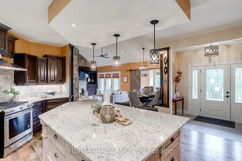 802 Smith St, Brighton, ON K0K 1H0