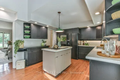 102 Ness St, North Middlesex, ON N0M 1A0