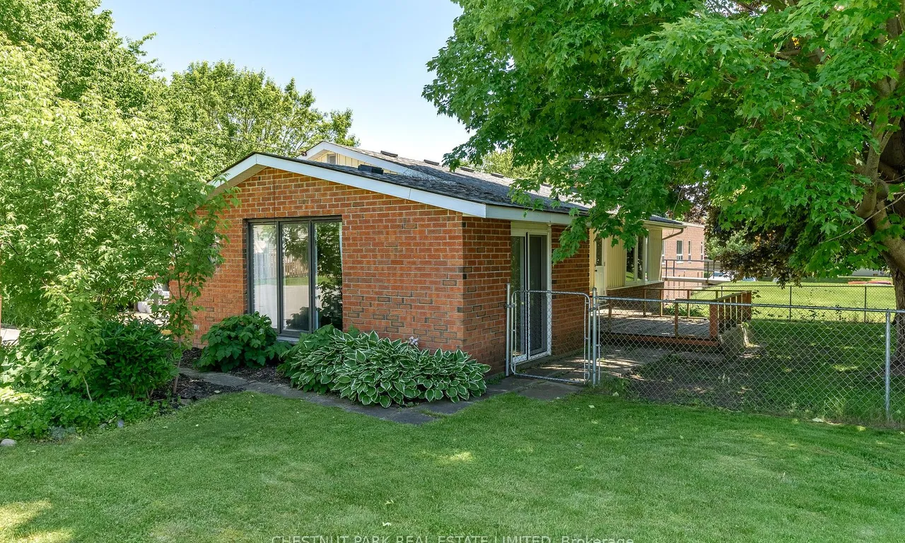 147 Main St, Brighton, ON K0K 1H0