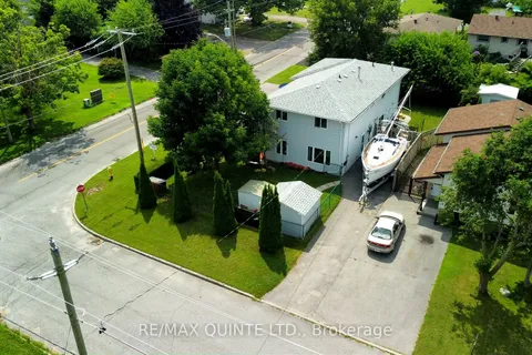 54 North Murray St, Quinte West, ON K8V 2E6