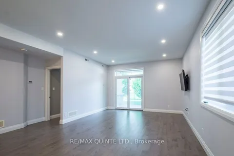 30 Stinson Ave, Belleville, ON K8P 5N9