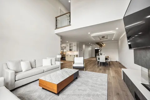 832 Windermere Dr, Kingston, ON K7P 0N5