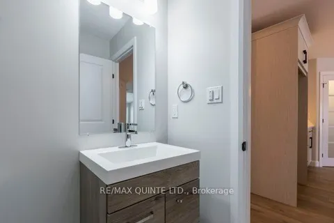 59 Sandhu Crescent, Belleville, ON K8P 0G7