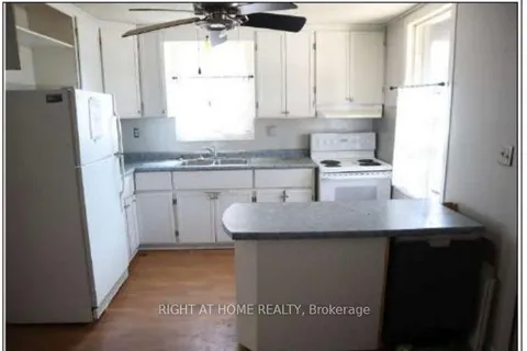 42 RICH Ave, Cambridge, ON N1R 2A5