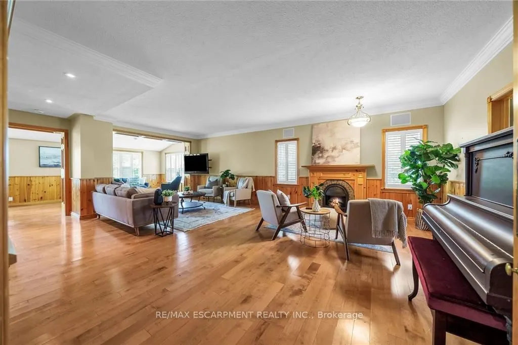 Detached interior view at 4136 #6 Highway Haldimand