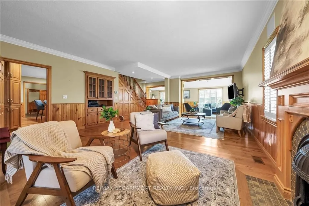 Detached living room at 4136 #6 Highway Haldimand